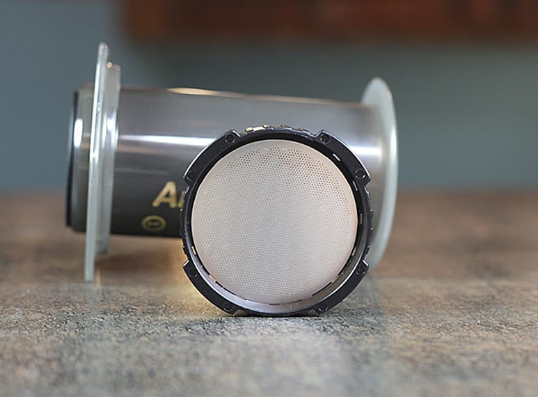 Aeropress coffee maker with stainless filter disc